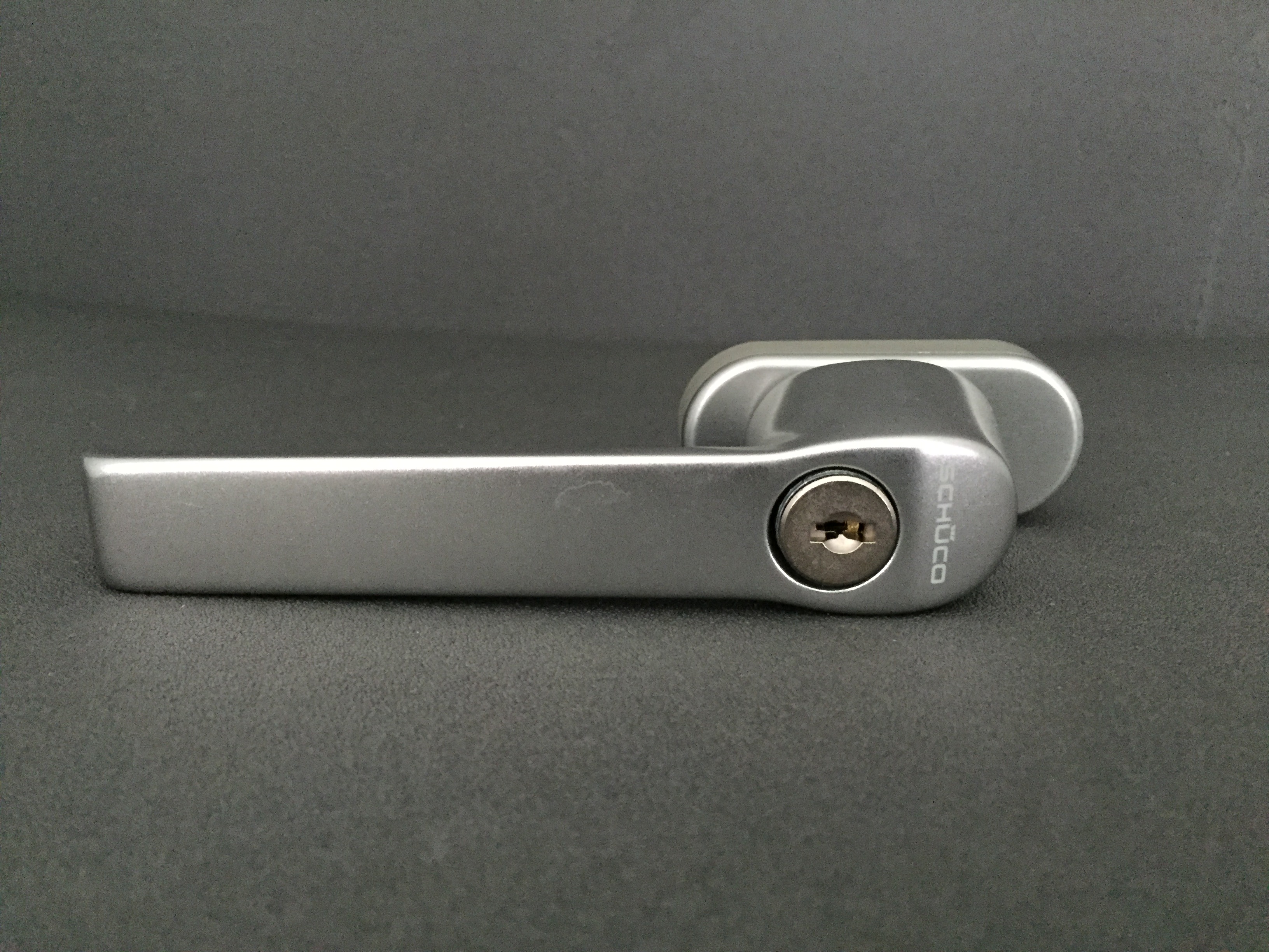 Schüco VarioTec Fenstergriff 100 Nm abschließbar